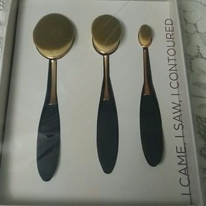 Contour brushes